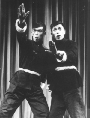 吳文昶和“滑稽阿毛哥”張克強合演相聲《茅坪人》