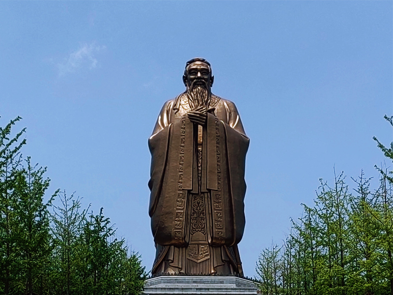 濟寧尼山圣境景區孔子銅像